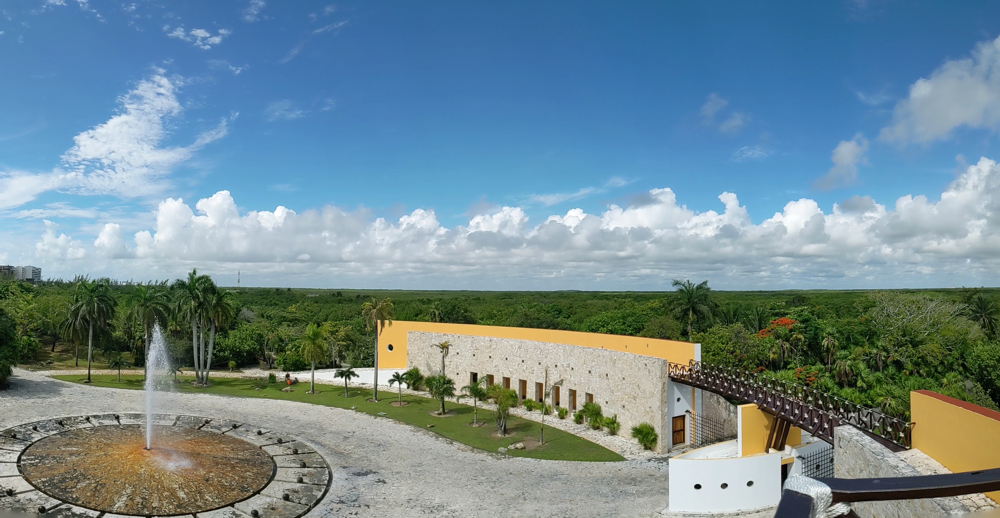 PXL_20220826_150537132.PANO